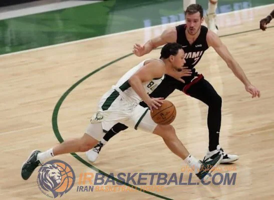 جیانیس آنتتوکونمپو از میلواکی 31 امتیاز گرفت/بسکتبال NBA