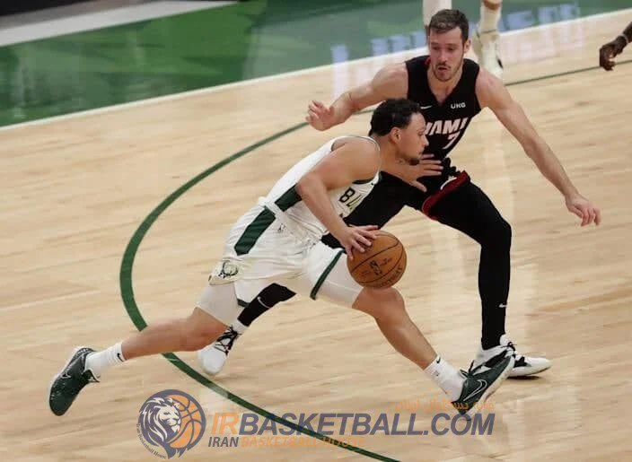 جیانیس آنتتوکونمپو از میلواکی 31 امتیاز گرفت/بسکتبال NBA