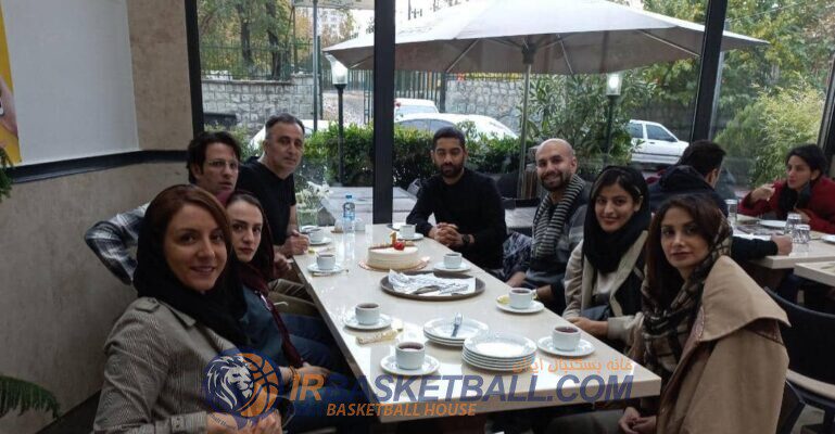 ویژه برنامه رادیو بسکتبال با نویسنده ، گوینده و تهیه کننده سایت خانه بسکتبال ایران