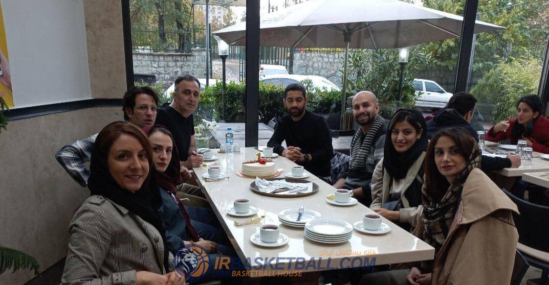ویژه برنامه رادیو بسکتبال با نویسنده ، گوینده و تهیه کننده سایت خانه بسکتبال ایران