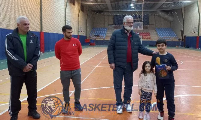 باشگاه افرا سرخ پارسیان