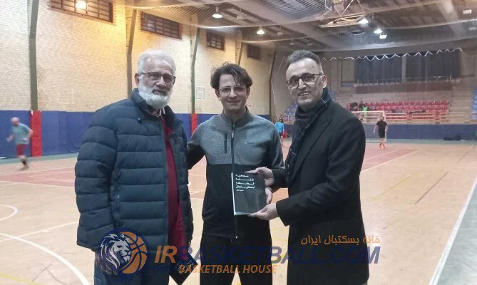 باشگاه افرا سرخ پارسیان