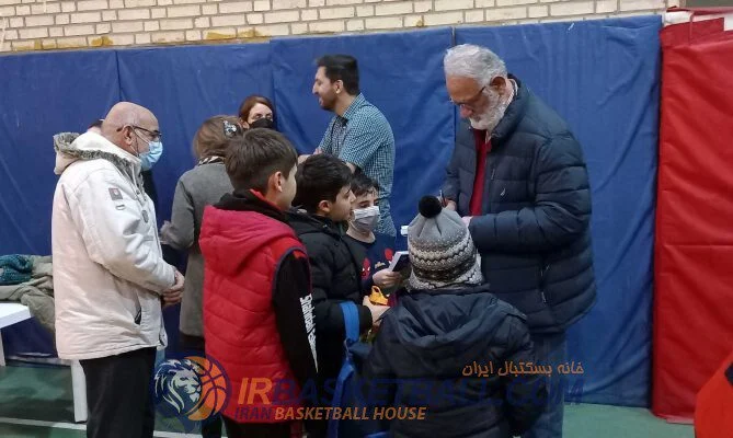 باشگاه افرا سرخ پارسیان
