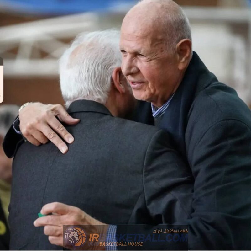 برشی از یک قد بلند بسکتبال / پُز دادن با «امیر» ۲۰۲