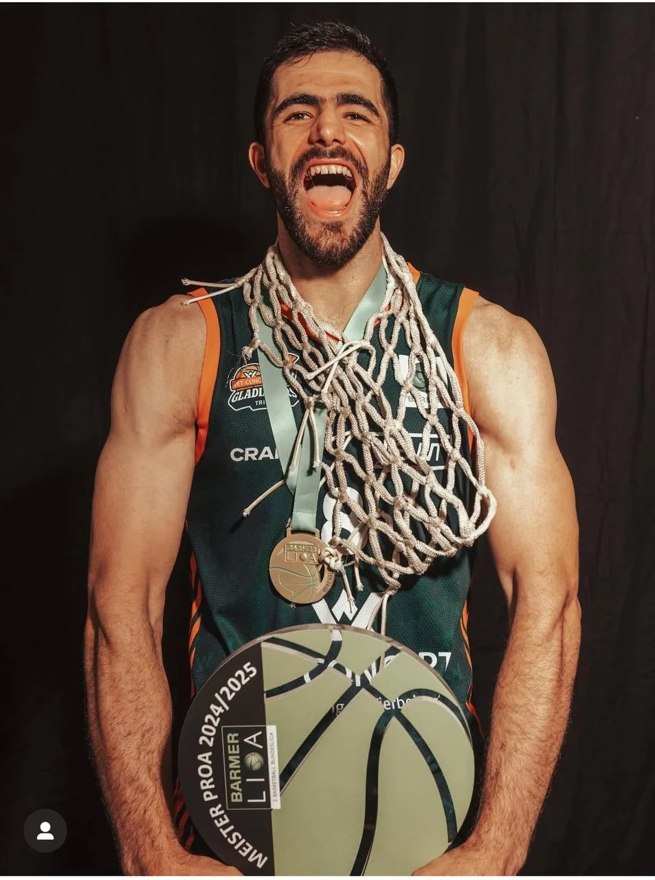 آقای قهرمان بسکتبال پرو ای آلمان / درخشنده چون «بهنام» در ترییر irbaskaetball 14