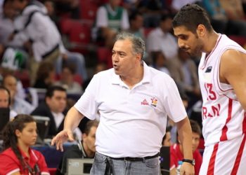 عملکرد بدون دفاع مربیان خارجی در فدراسیون بسکتبال / چرا هر 6 ماه یک مربی به اسم «کمک به پایهها» تغییر میکند؟ matic